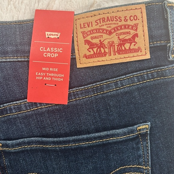 Levi’s Women’s Cropped Jeans, Size 12 - Picture 7 of 14